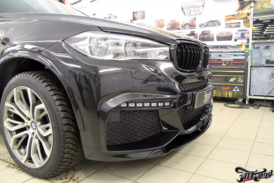 BMW X6. Антигравийная защита обвеса полиуретаном Suntek PPF.